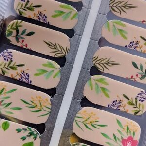 5 for $15 Nail Wrap - Wild Flowers